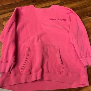 Social tourist sweatshirt